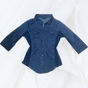 Ci Sono by Cavalini
Small button up collared denim style blouse
